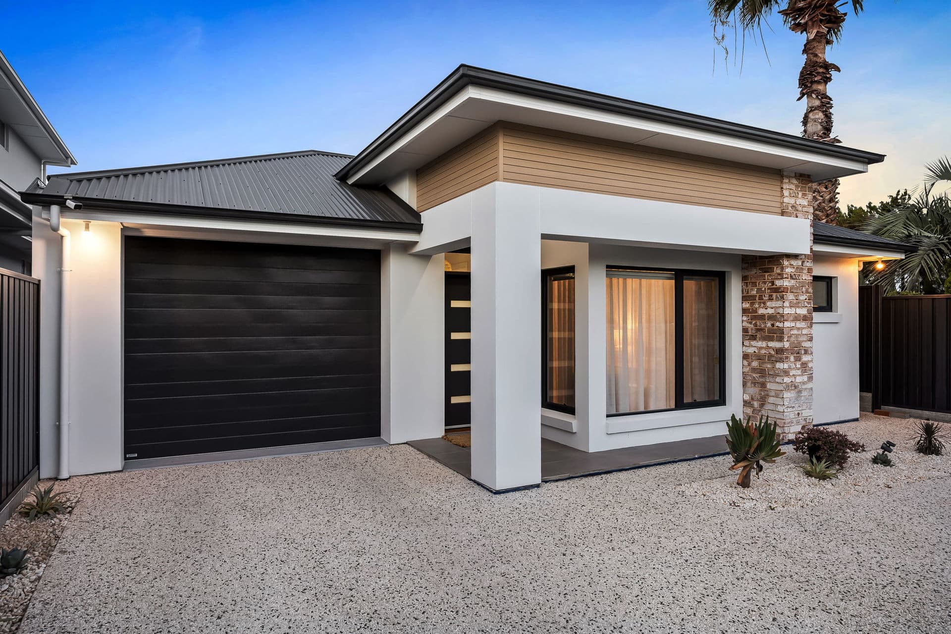 33 Hawkesbury Way, West Lakes Shore - Thumbnail 2