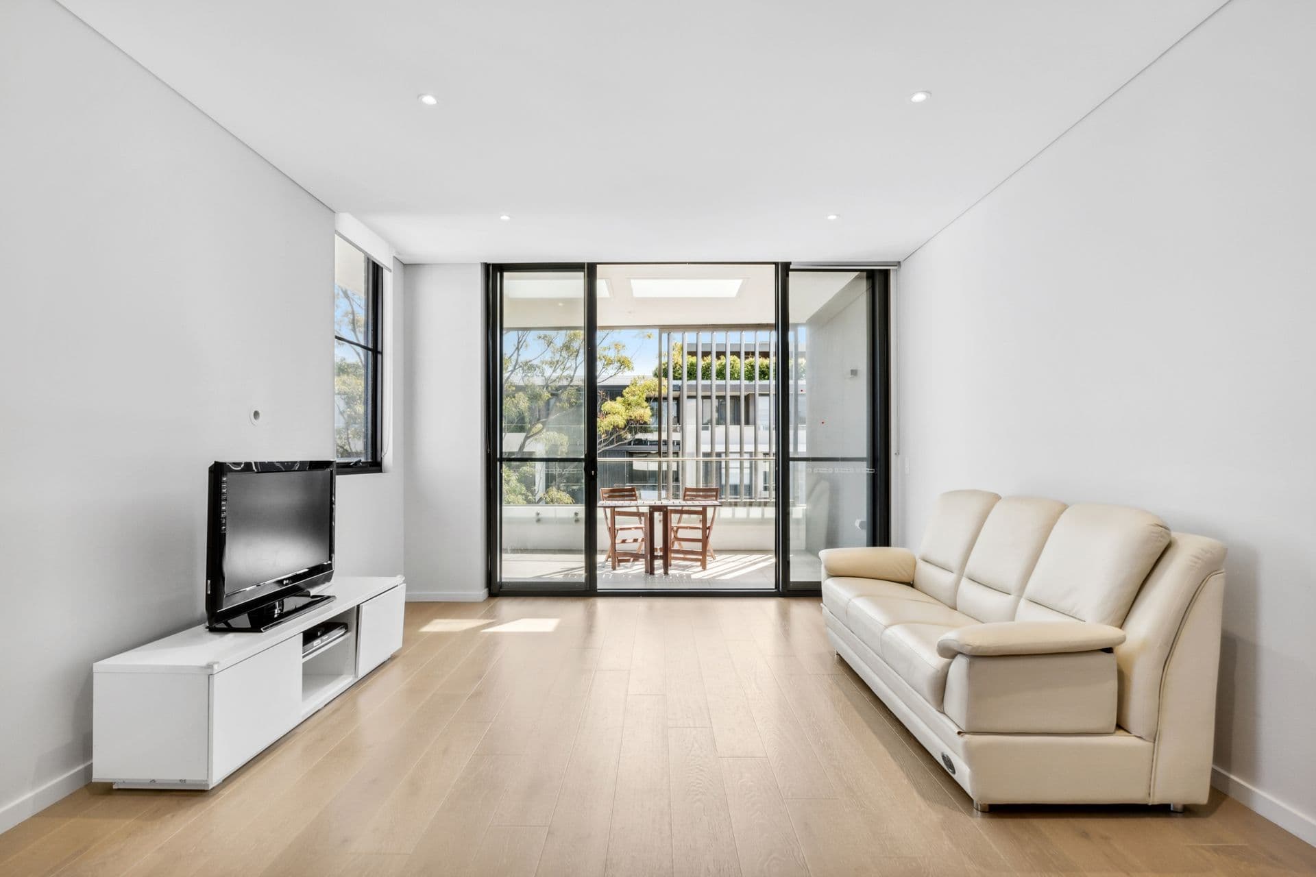 501/586 Mowbray Road West, Lane Cove North, Lane Cove North - Thumbnail 2