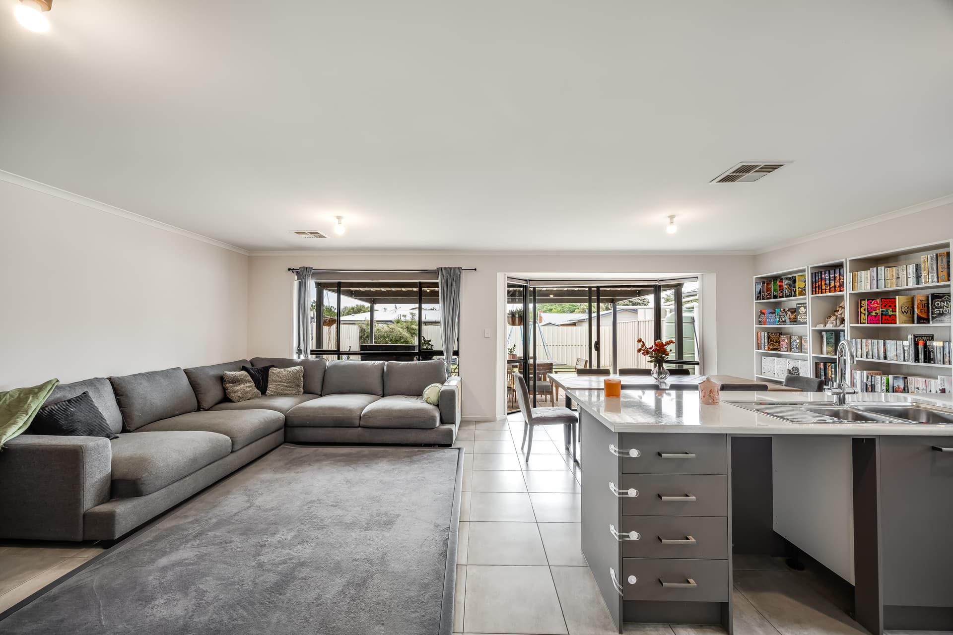 15 Rosewood Avenue, Elizabeth North - Thumbnail 2