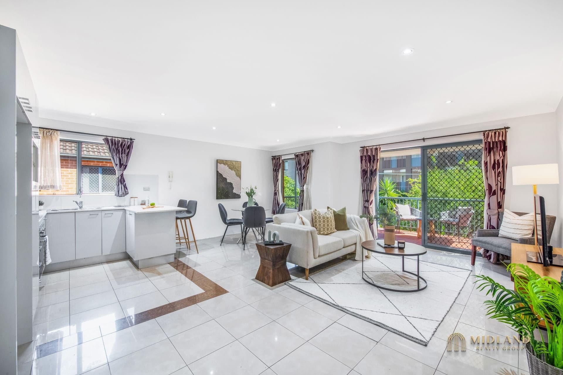 10/8-10 Gloucester Avenue, Burwood, Burwood - Thumbnail 2