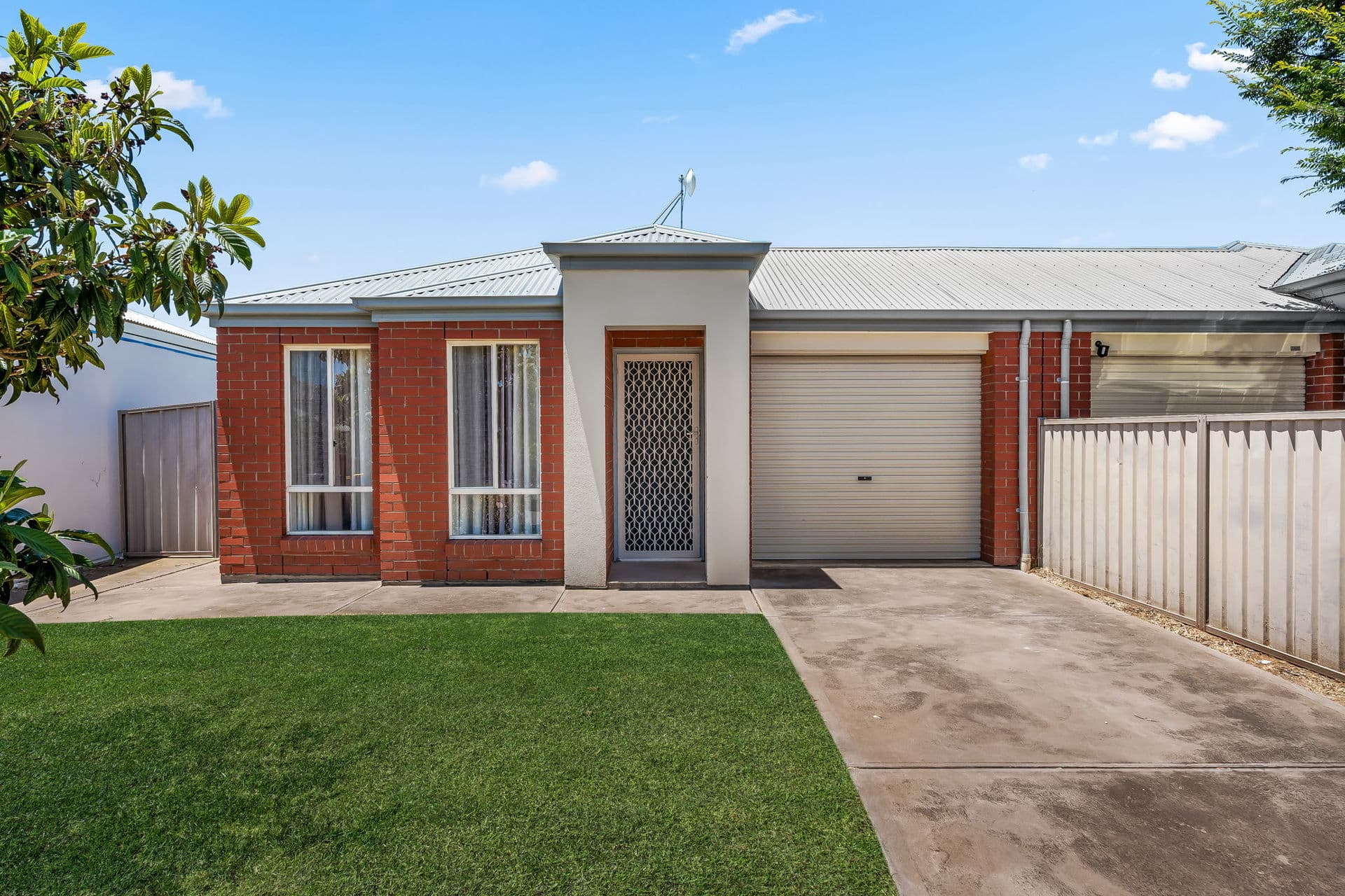 27A Raggatt Crescent, Mitchell Park - Image 1