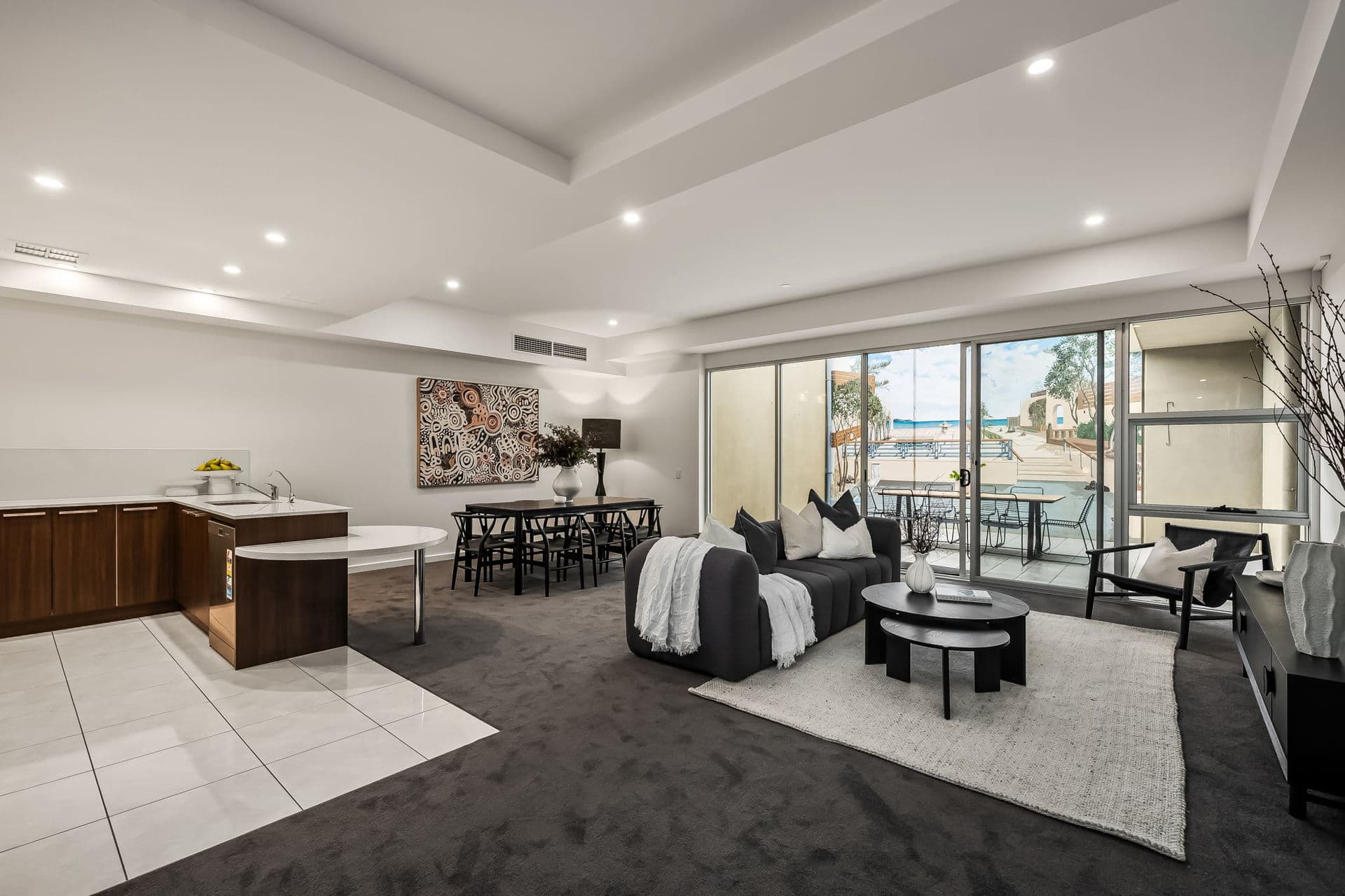 2/10 Moseley Street, Glenelg - Thumbnail 3
