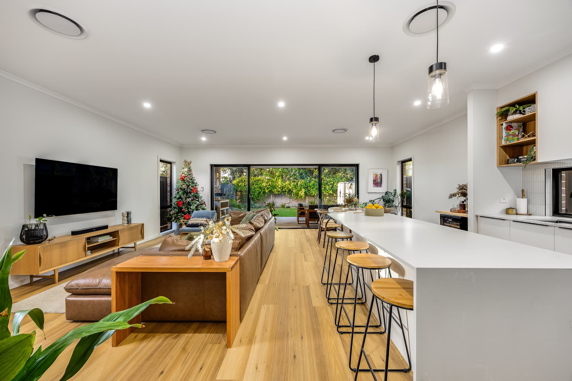 14 Lewis Crescent, North Plympton - Thumbnail 2