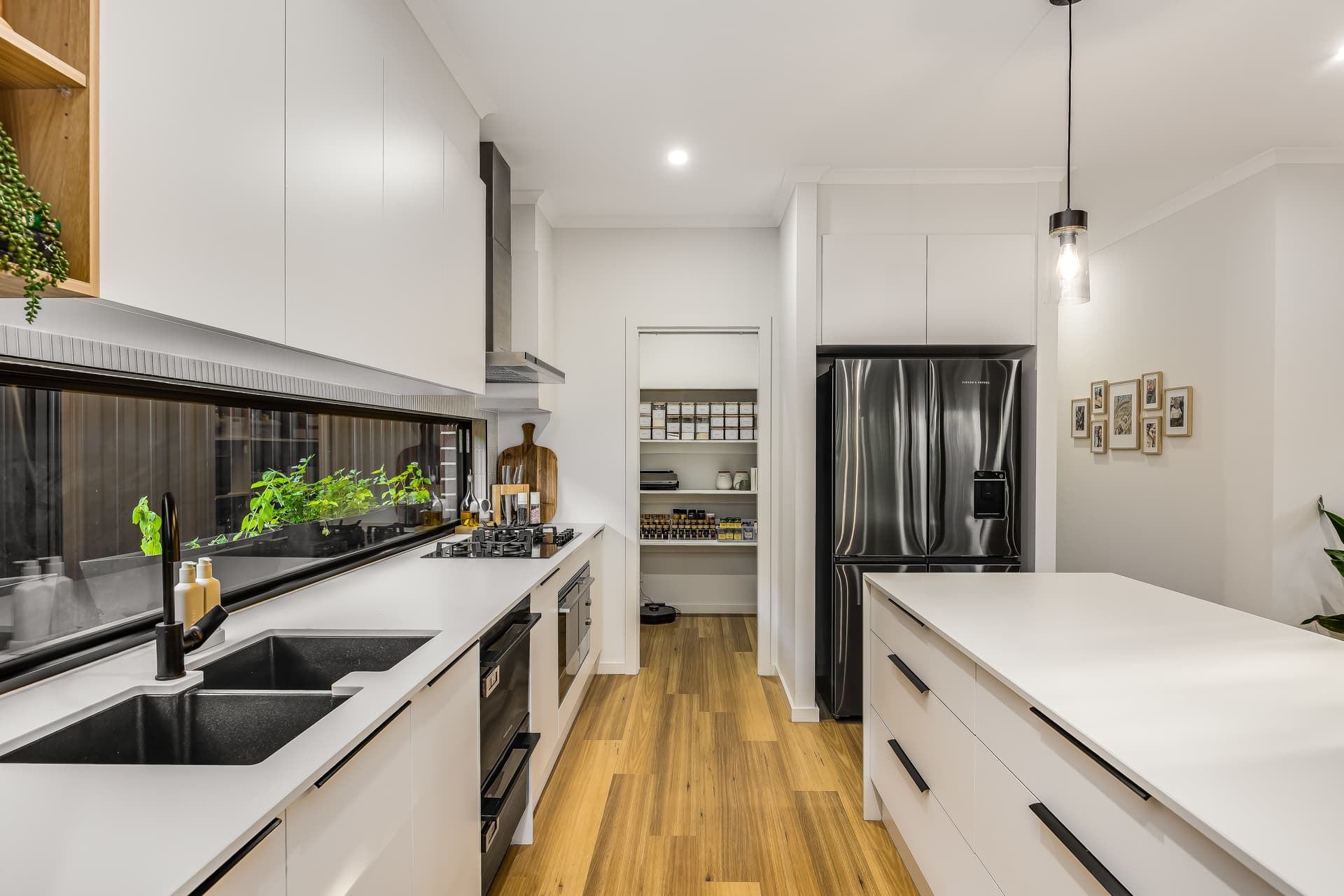 14 Lewis Crescent, North Plympton - Thumbnail 4