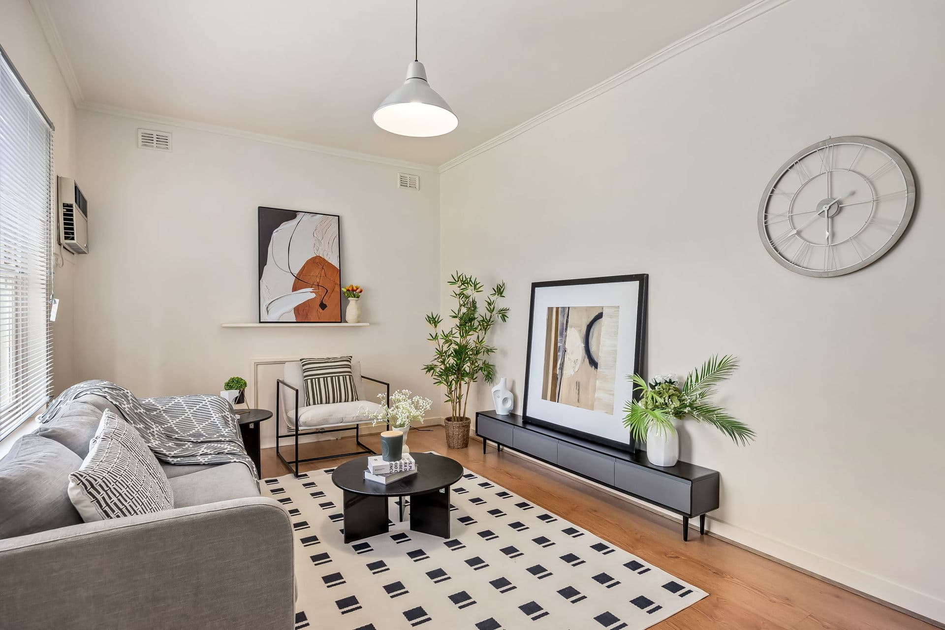 8 Turnbull Road, Enfield - Thumbnail 3