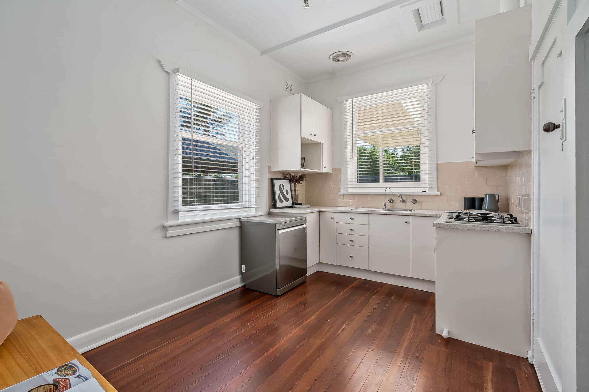 13 New Street, South Plympton - Thumbnail 4