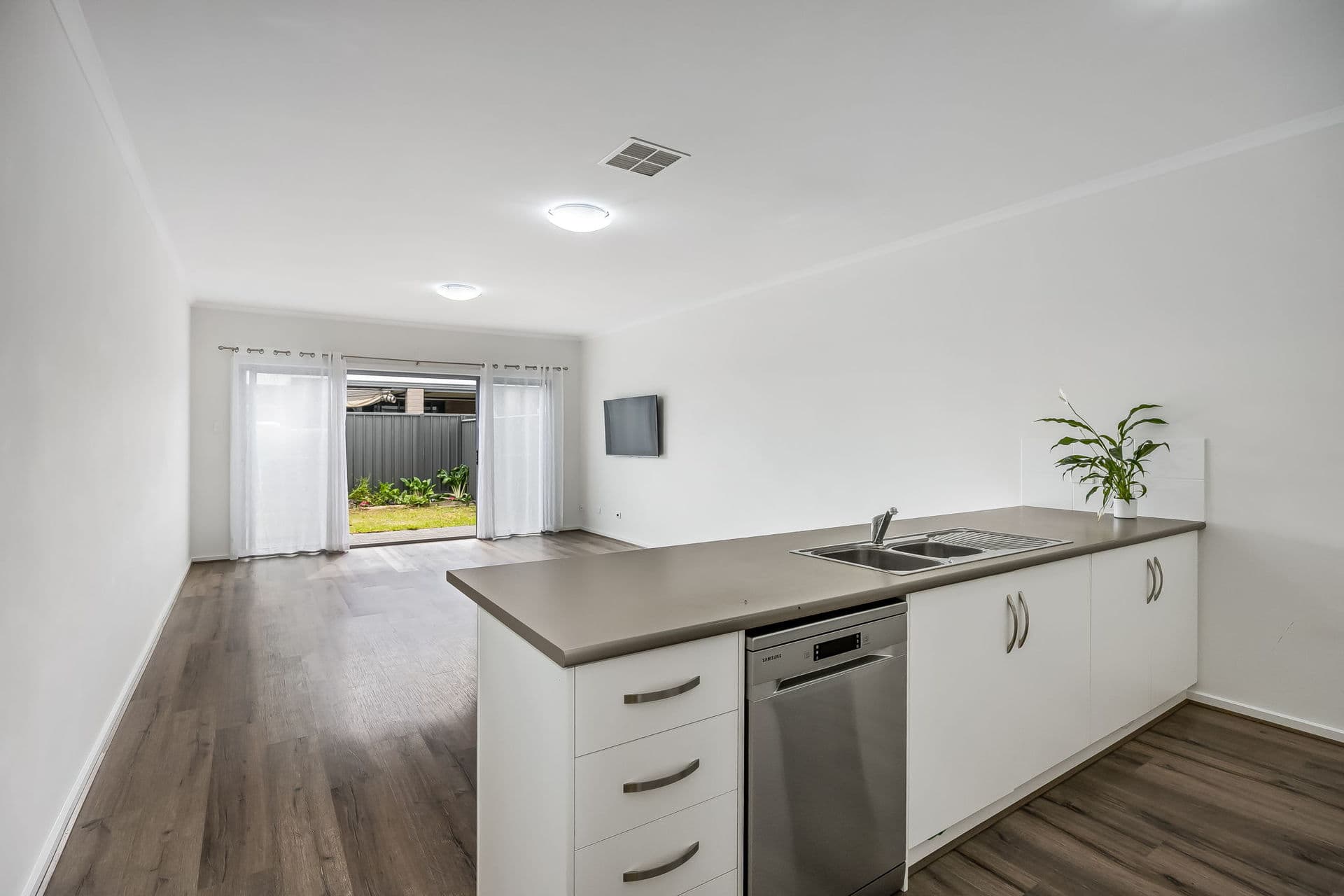 37 Kuranye Circuit, Largs North - Thumbnail 7