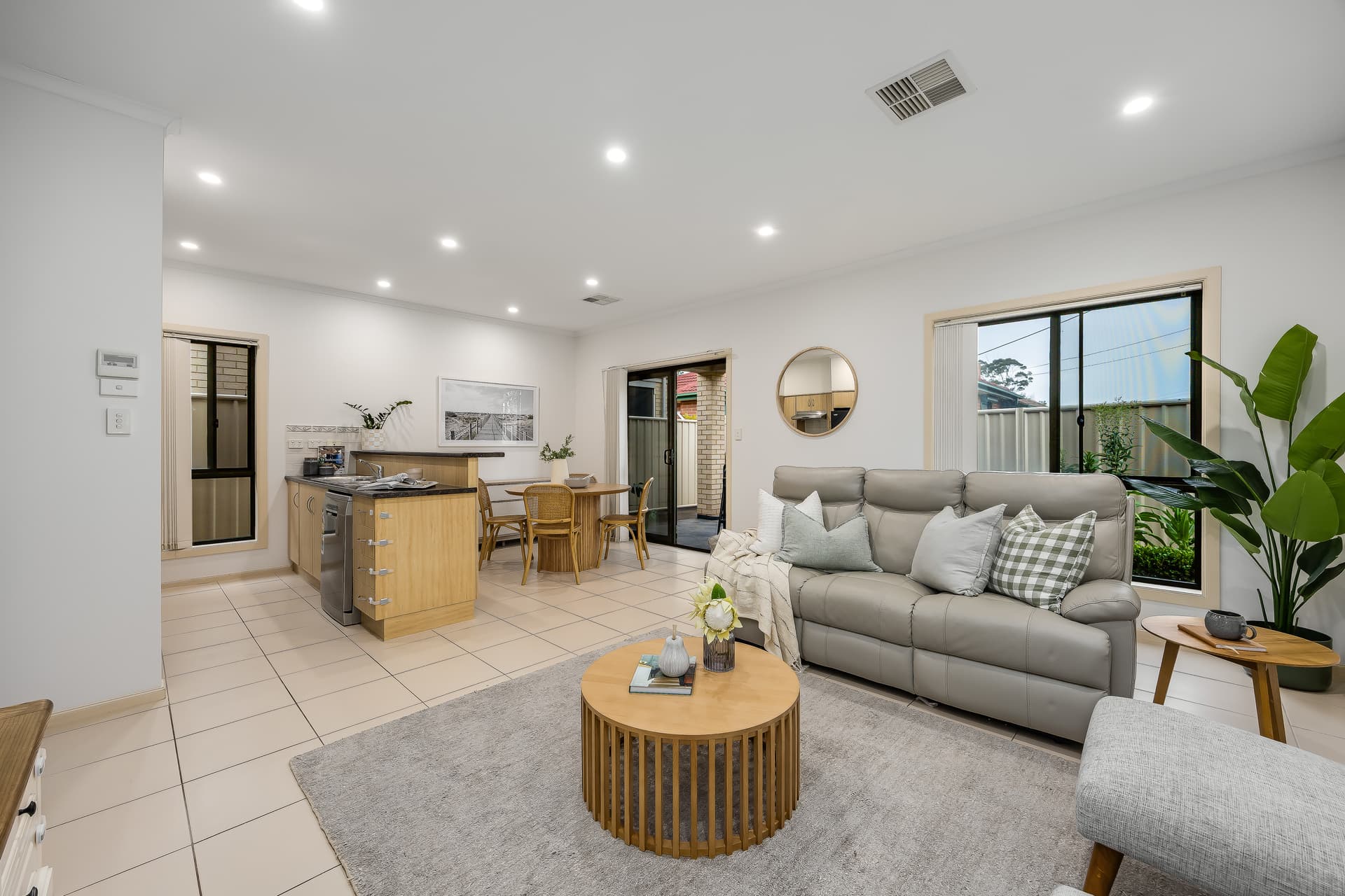 1C Thorne Crescent, Mitchell Park - Thumbnail 3