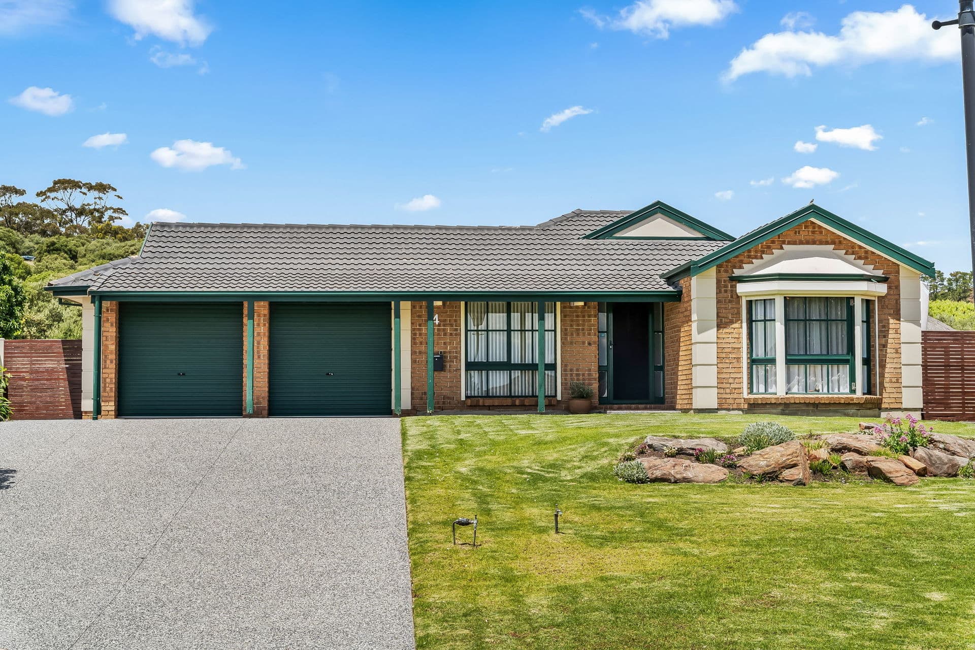 4 Harbury Court, Onkaparinga Hills - Image 1