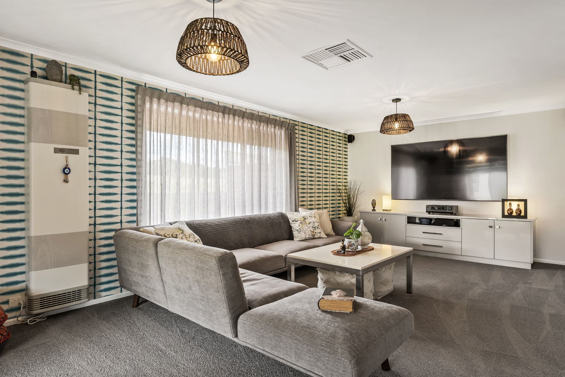 4 Harbury Court, Onkaparinga Hills - Thumbnail 2