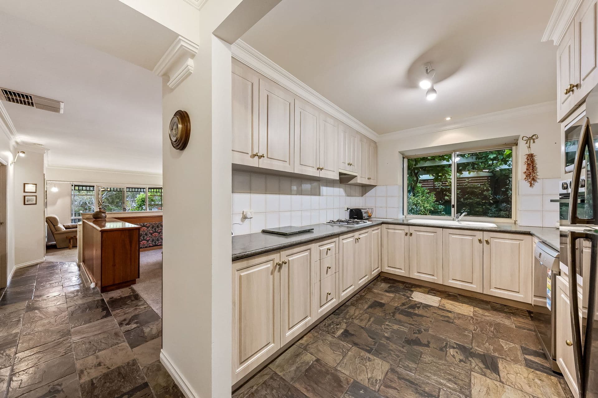 16 Cooinda Crescent, Athelstone - Thumbnail 7