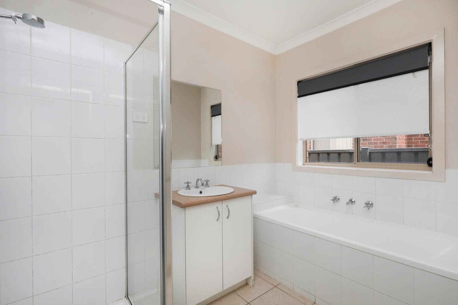 23 Dobell Crescent, Caroline Springs VIC 3023, Caroline Springs - Thumbnail 8