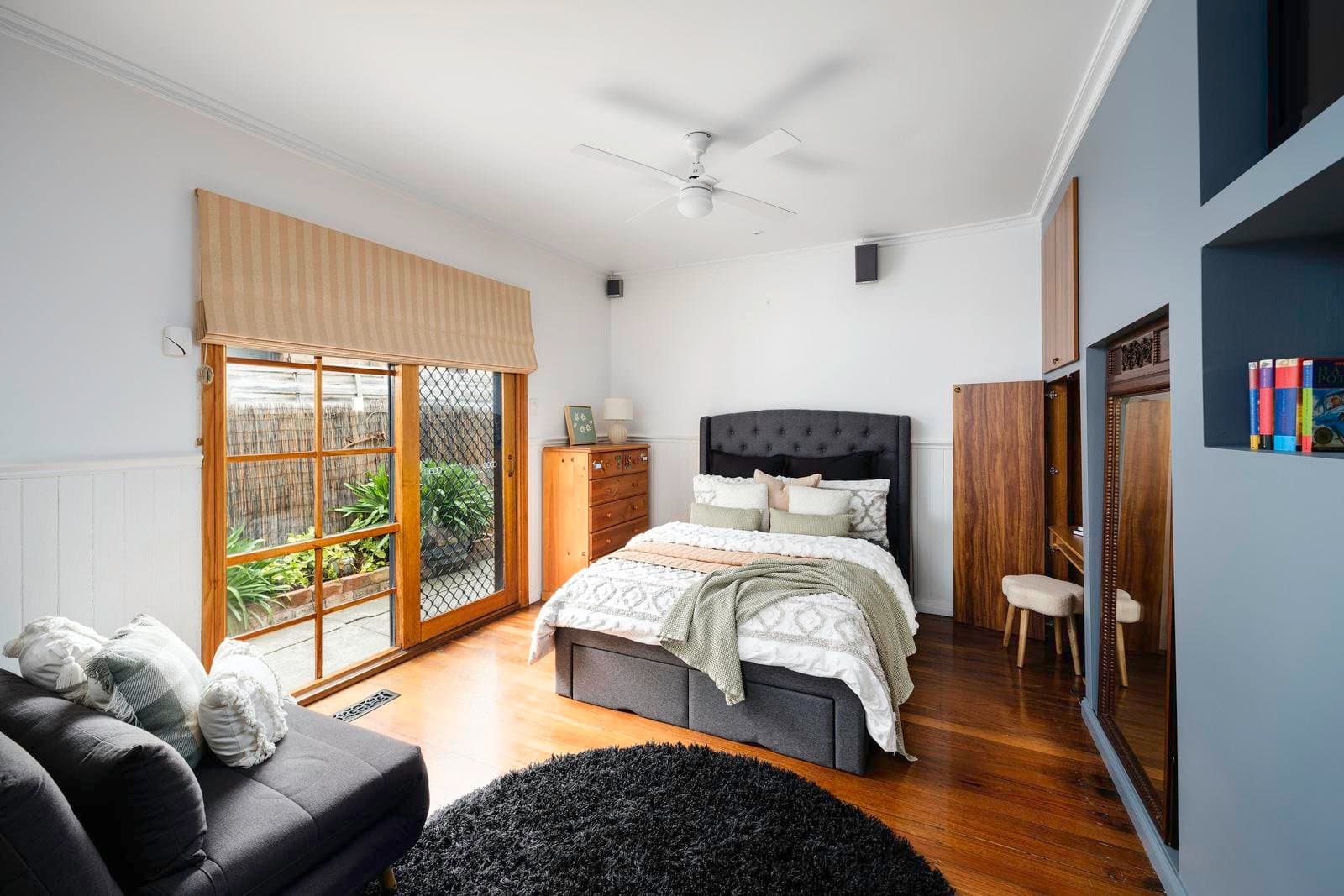 4 Lloyd Avenue, Reservoir VIC 3073, Reservoir - Thumbnail 7