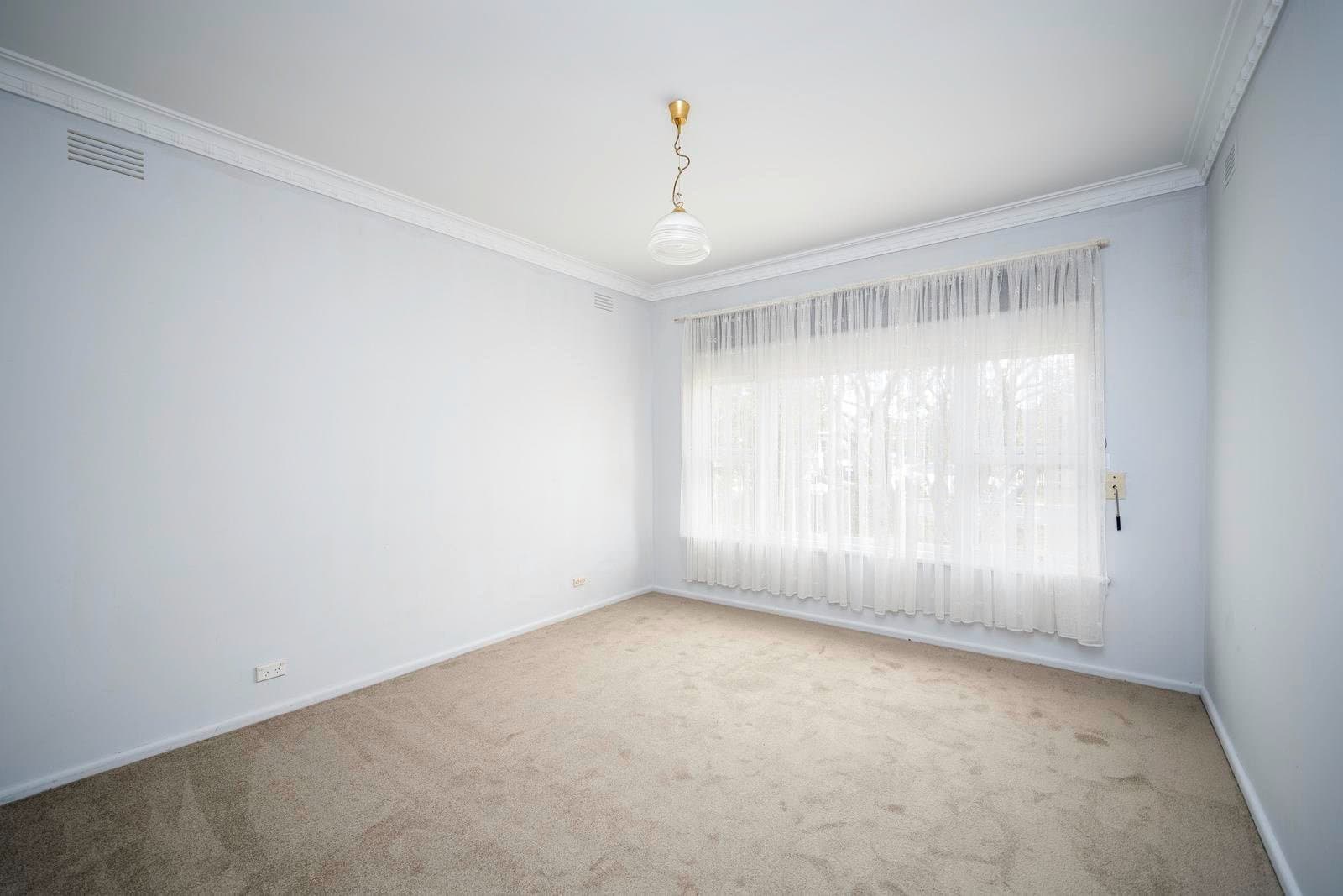 22 Liston Avenue, Reservoir VIC 3073, Reservoir - Thumbnail 5