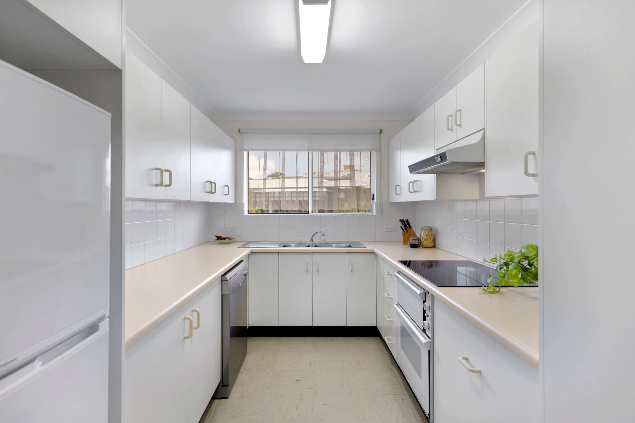 9 / 5 Clarence Avenue, Dee Why NSW 2099, Dee Why - Thumbnail 5