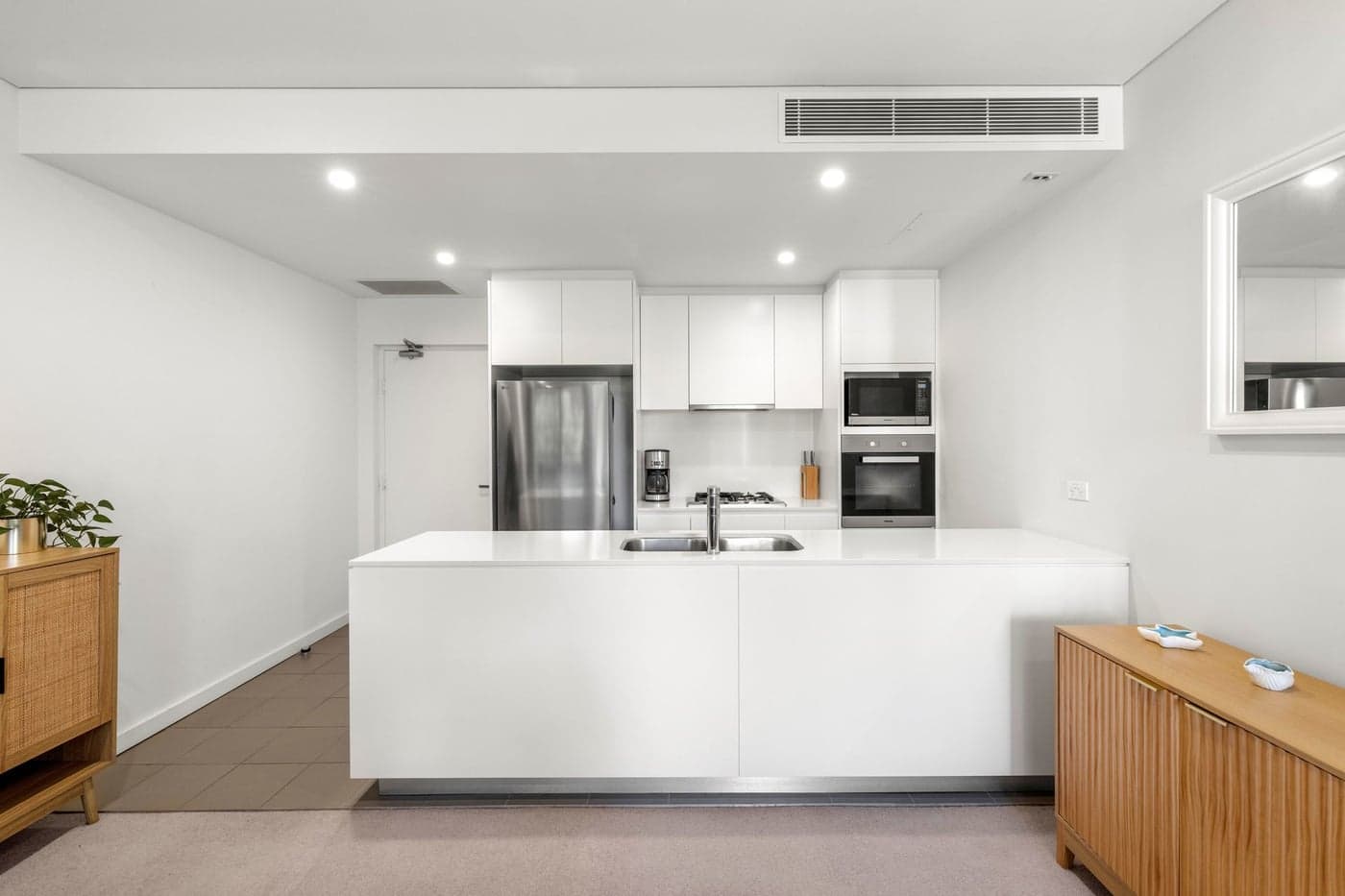 1/92 Port Hacking Road, SYLVANIA, Sylvania Waters - Thumbnail 2