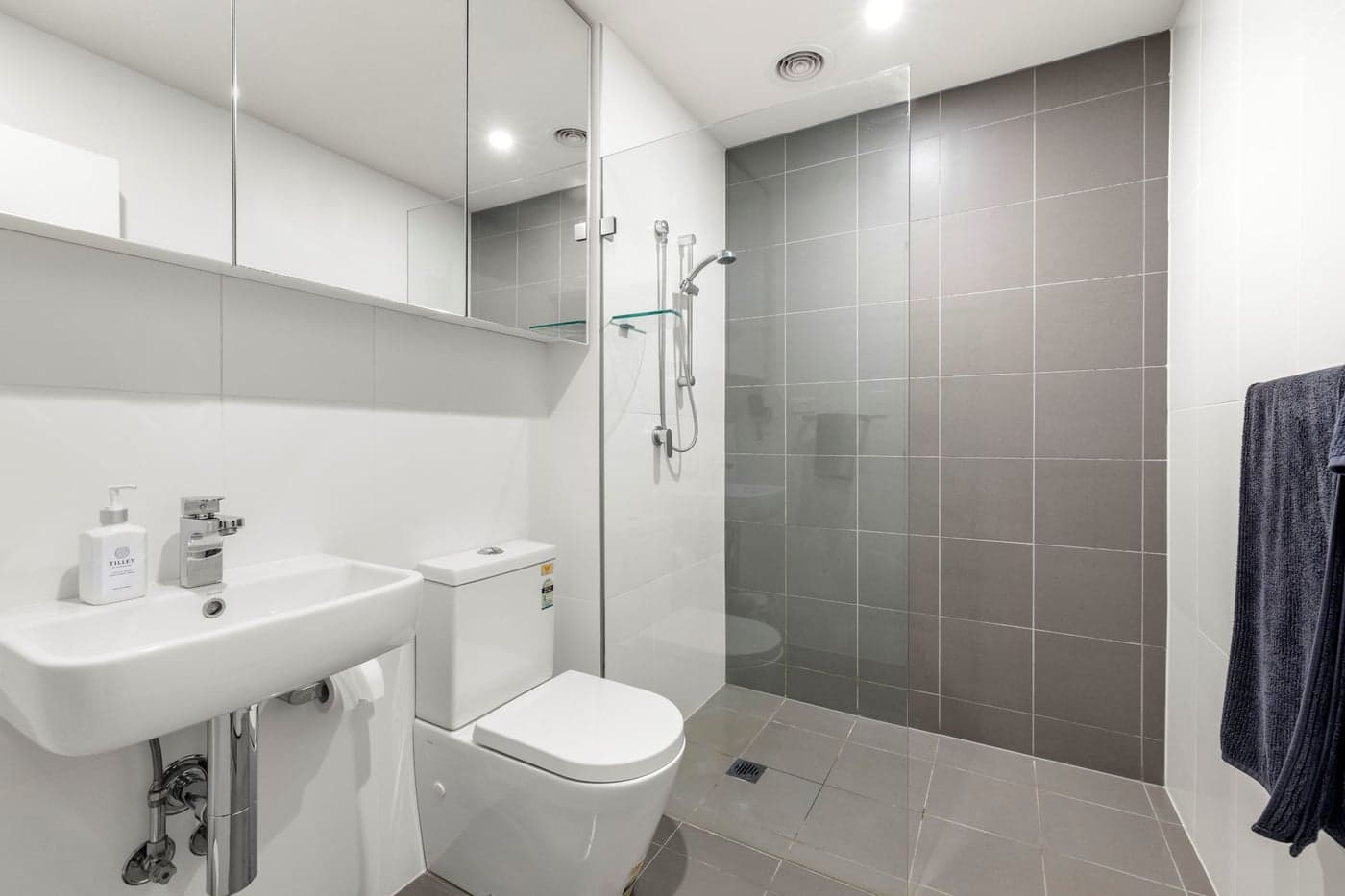 1/92 Port Hacking Road, SYLVANIA, Sylvania Waters - Thumbnail 3