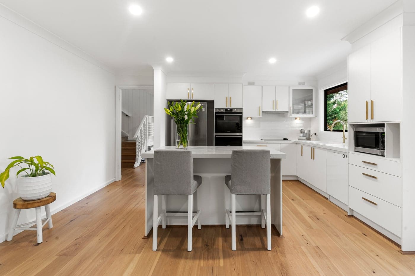 10 Kimberley Place, Gymea Bay - Thumbnail 2