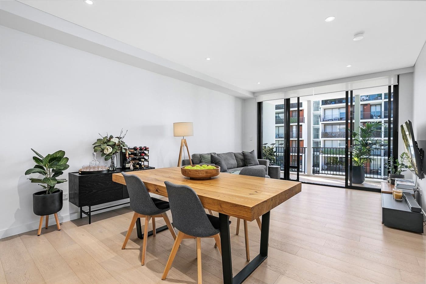 310/1 University Road, Miranda - Thumbnail 2