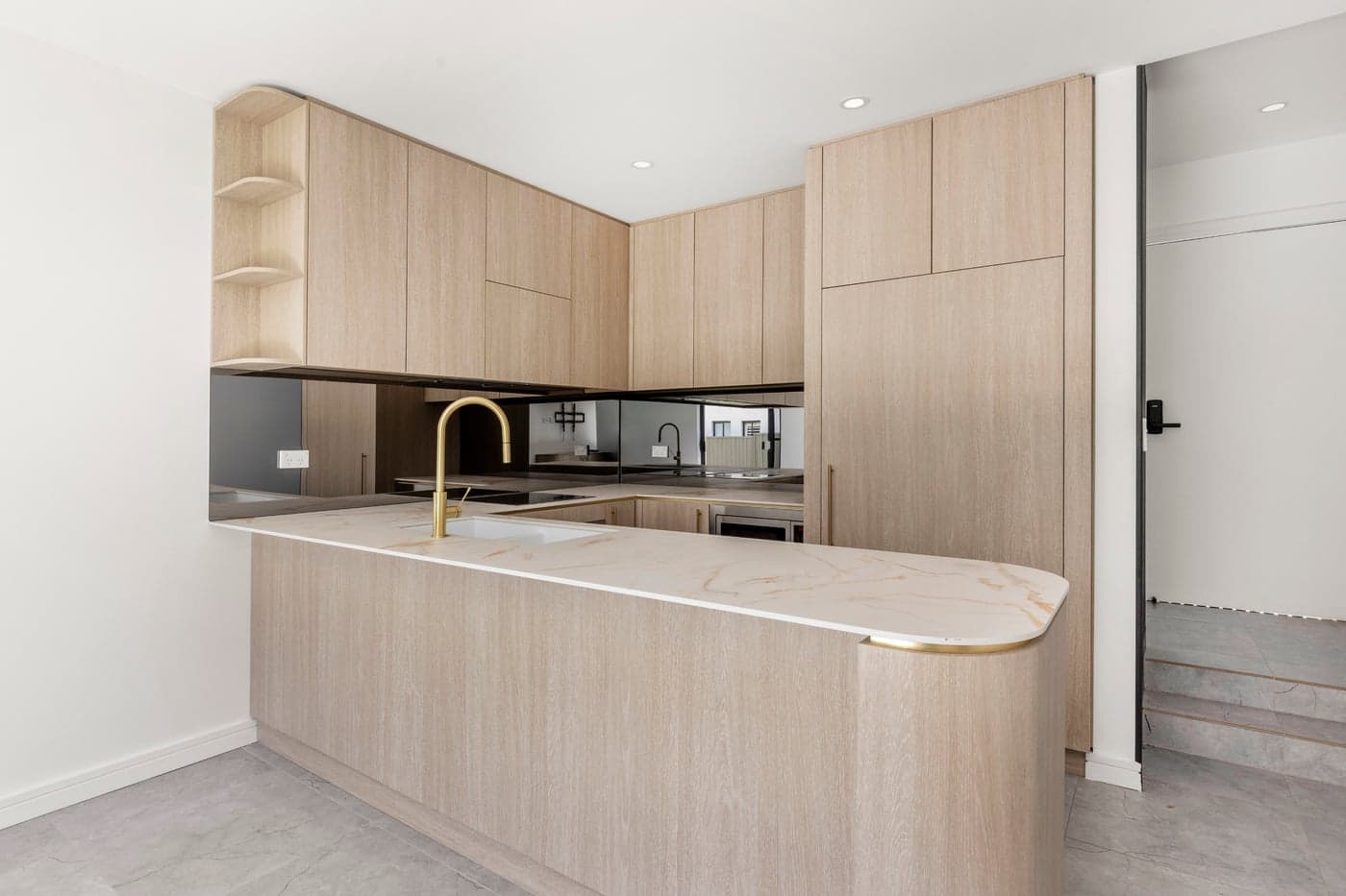 2/7 Hunter Street, Heathcote - Thumbnail 2