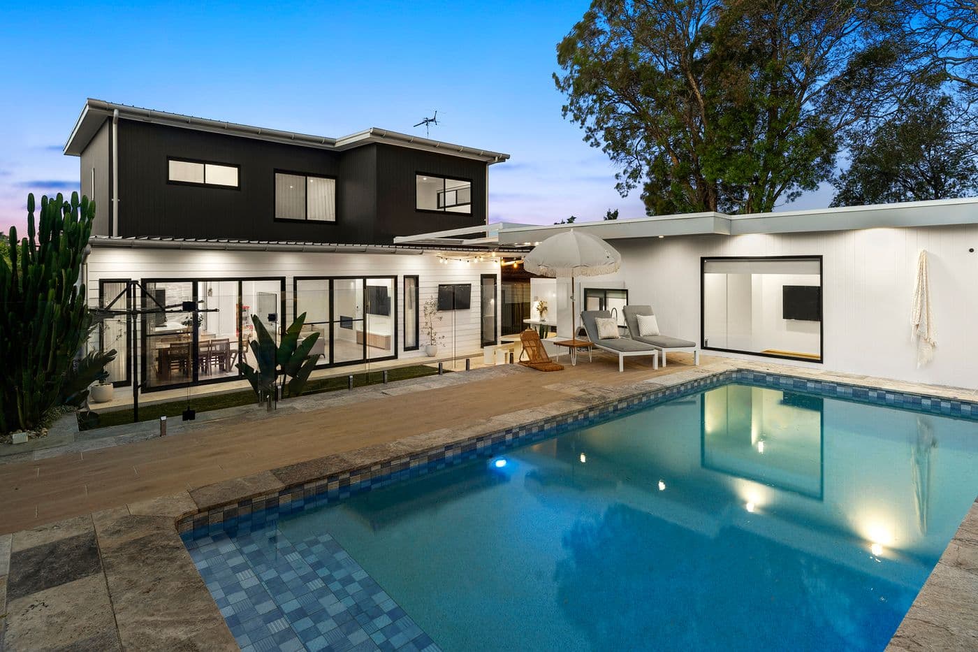 1204/151 Berkeley Street, Melbourne, VIC 3000, Gymea Bay - Thumbnail 2
