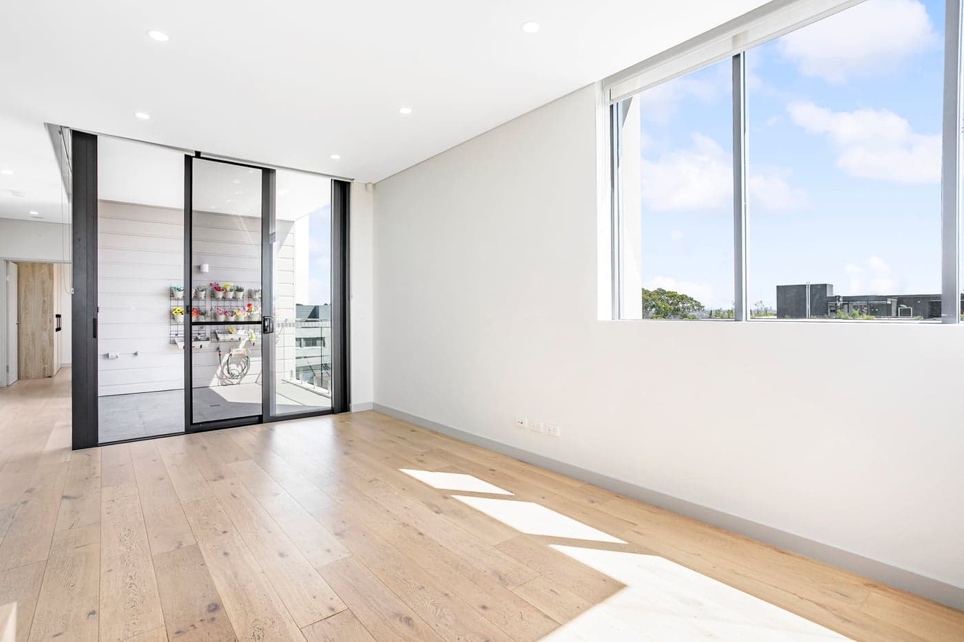 503/7-9 Hinkler Avenue, Caringbah - Thumbnail 4