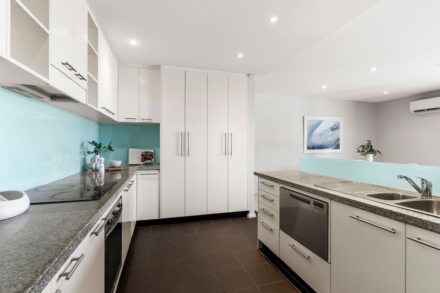 405/581-587 Kingsway, Miranda - Thumbnail 2