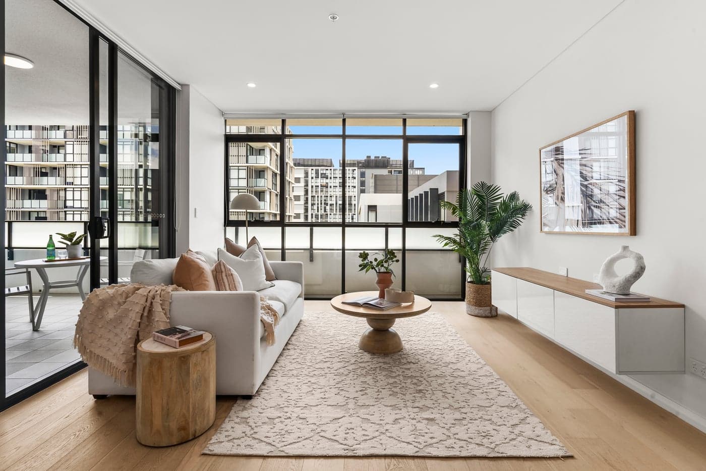 715/10 Village Place, Kirrawee - Image 1