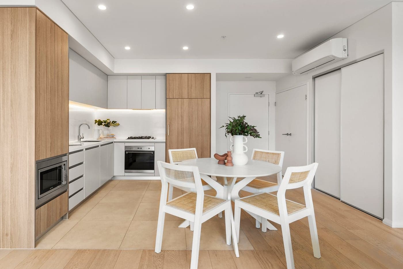 715/10 Village Place, Kirrawee - Thumbnail 2