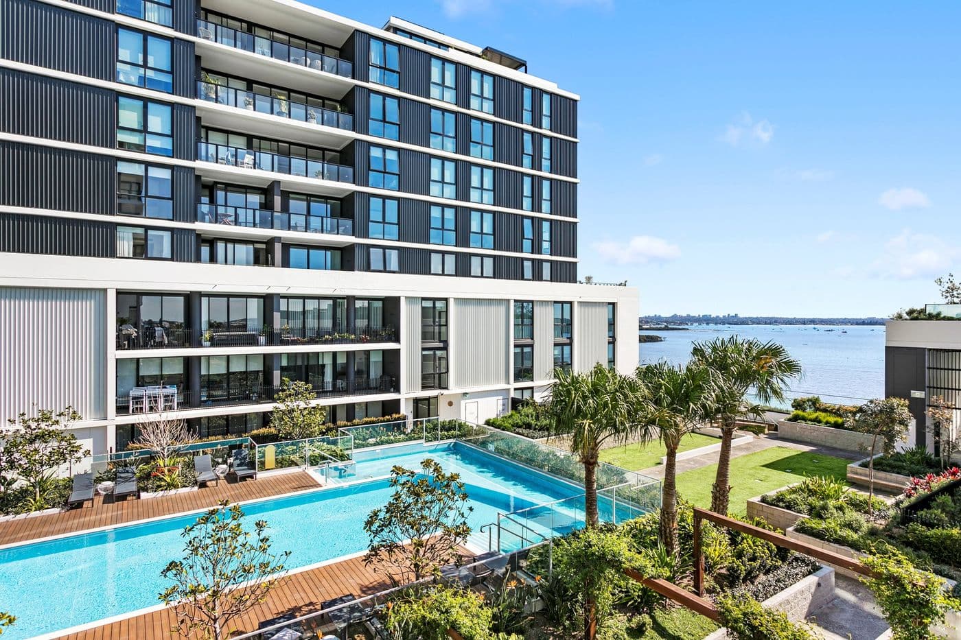 815/455b Captain Cook Drive, Woolooware - Image 1