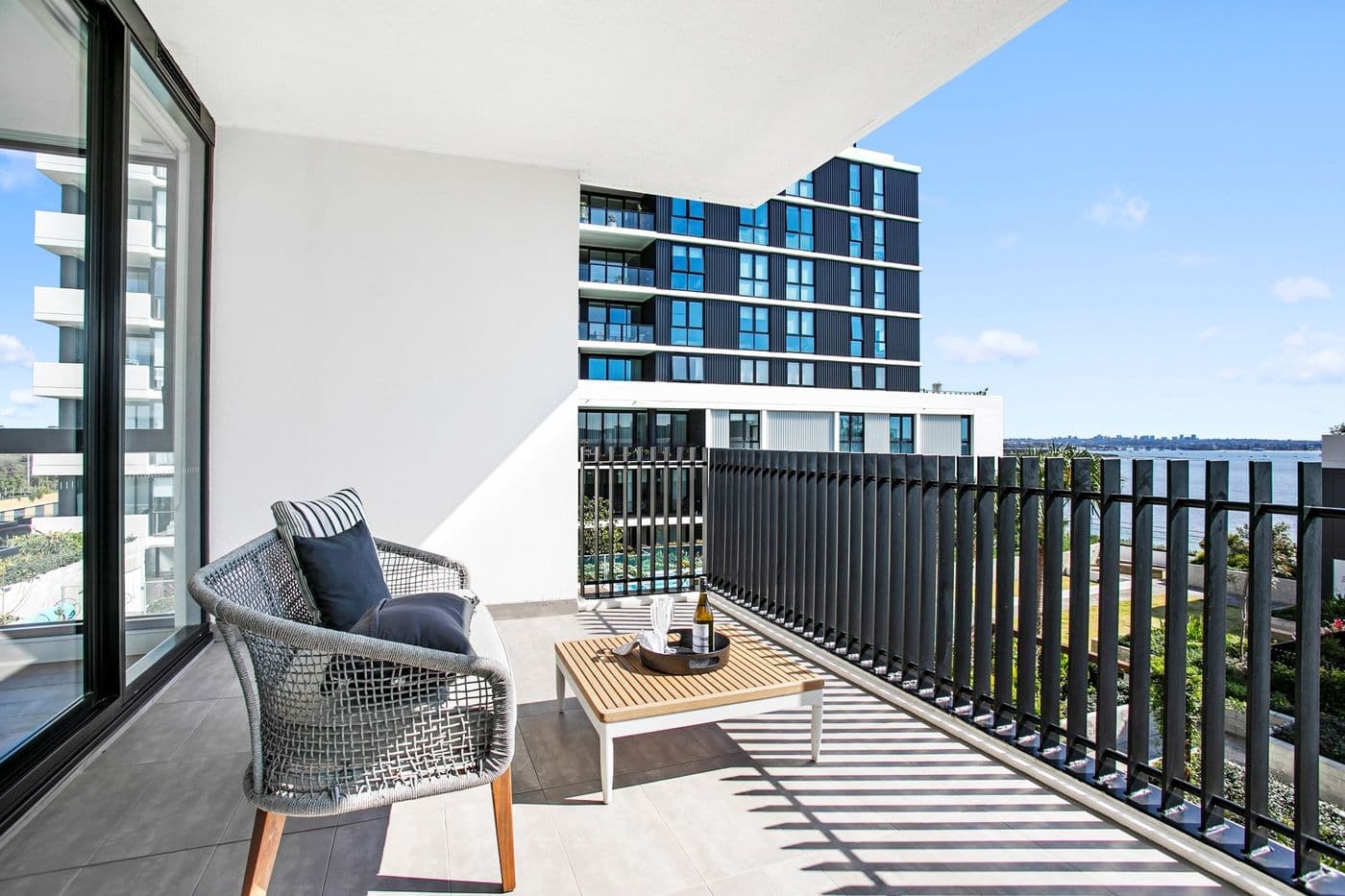 815/455b Captain Cook Drive, Woolooware - Thumbnail 2