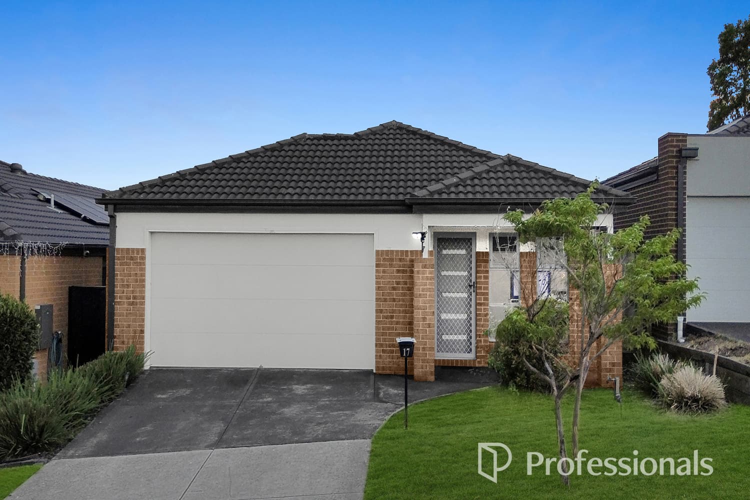 17 Cascade Way, Pakenham VIC 3810, Pakenham - Image 1