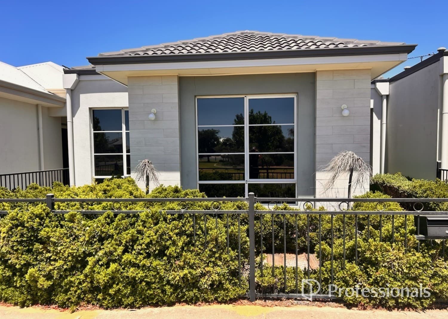 10 Oakover Street, Dalyellup WA 6230, Dalyellup - Image 1
