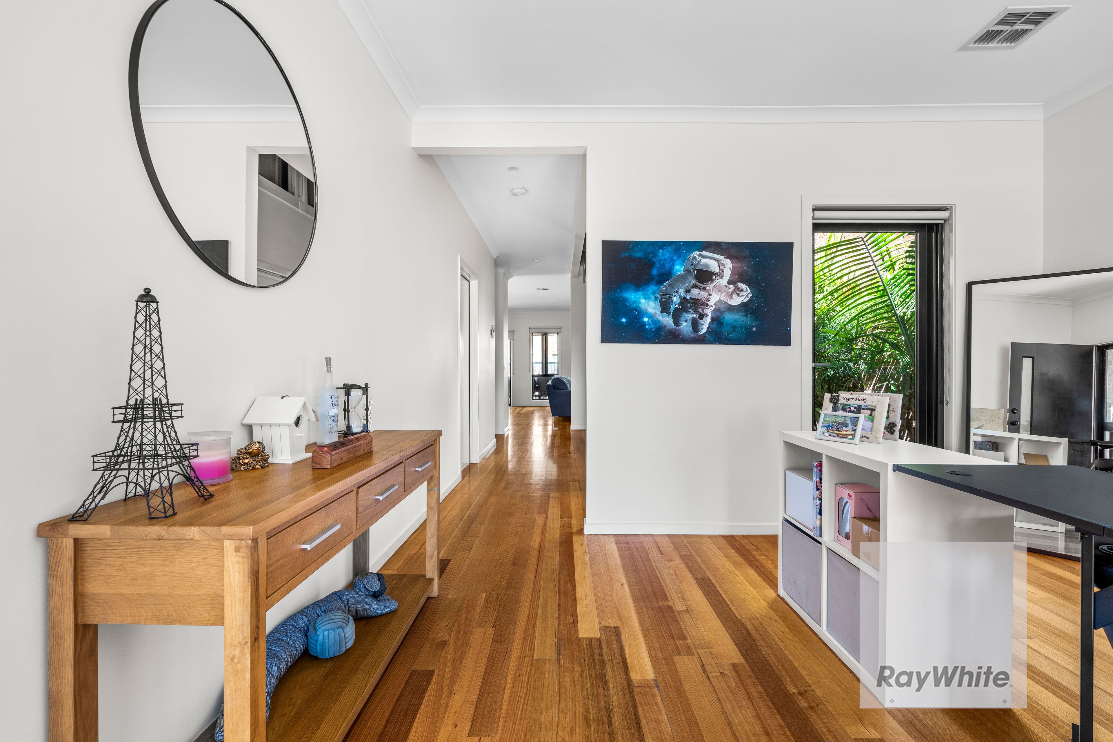 274 The Lakes Boulevard, South Morang VIC 3752, South Morang - Thumbnail 2