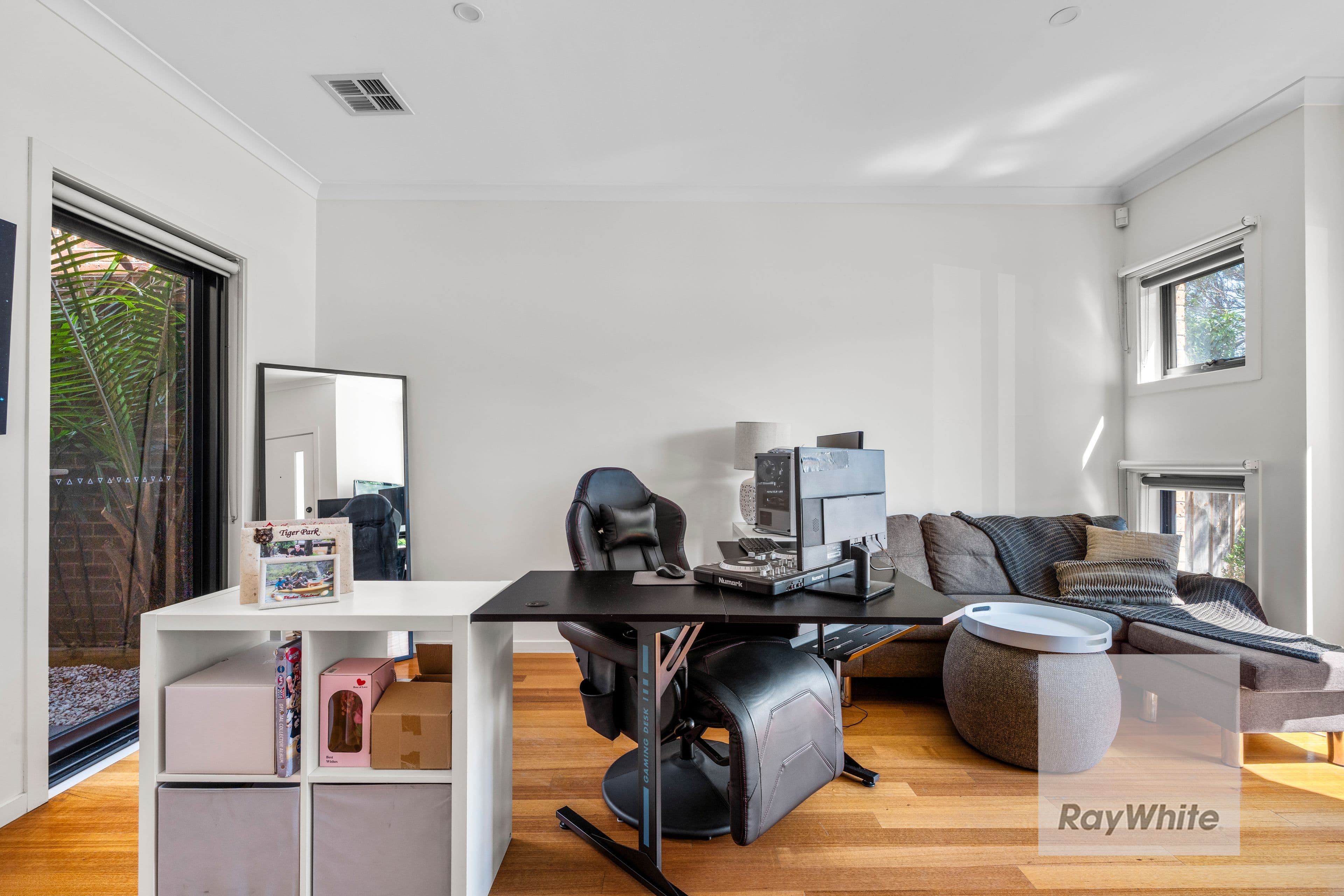 274 The Lakes Boulevard, South Morang VIC 3752, South Morang - Thumbnail 3