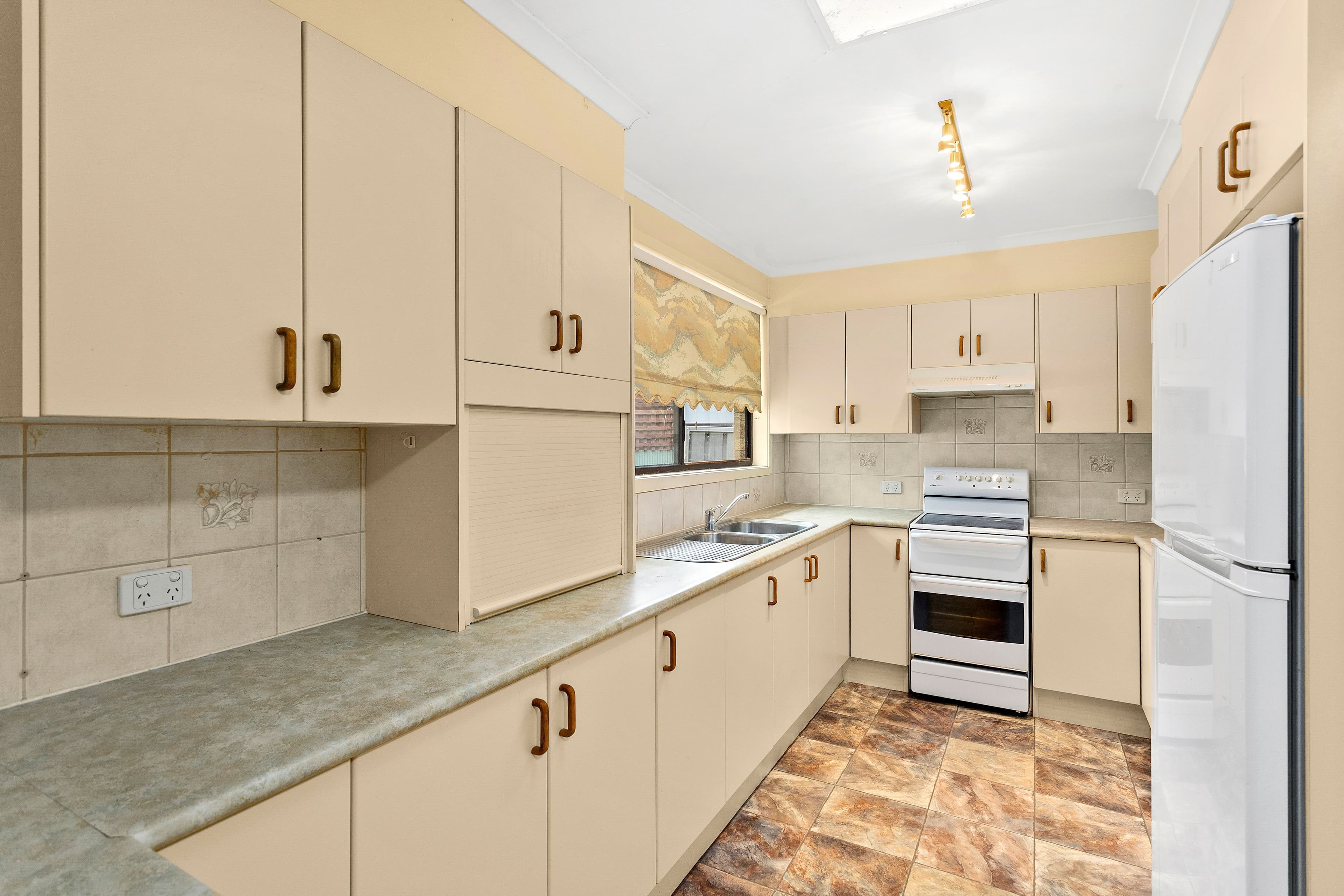 9 Cawdell Drive, Albion Park NSW 2527, Albion Park - Thumbnail 2