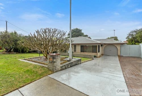 152 Camberwarra Drive, Craigie, Craigie - Image 1