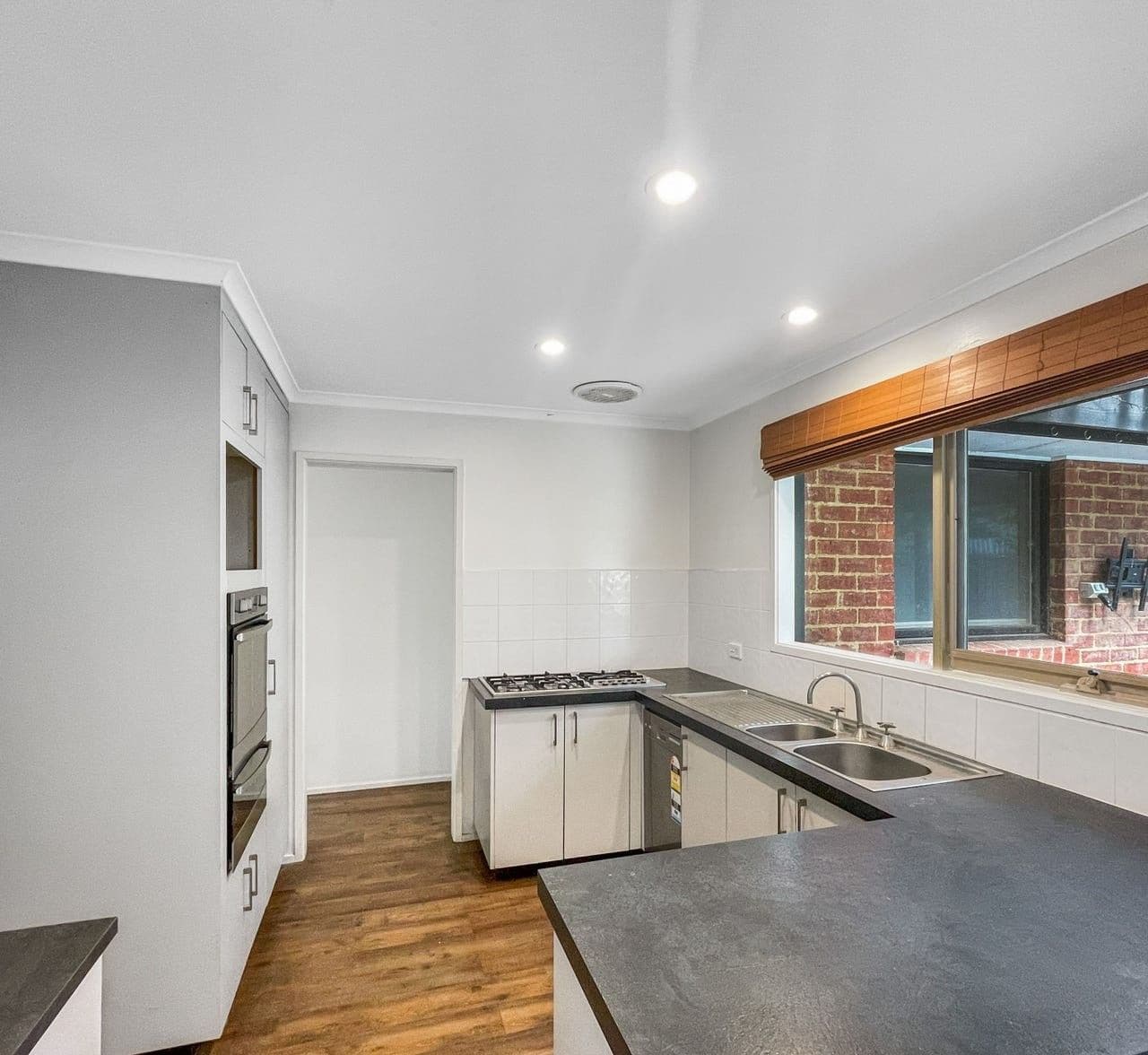 6 Bysouth Court, Pakenham VIC 3810, Pakenham - Thumbnail 3