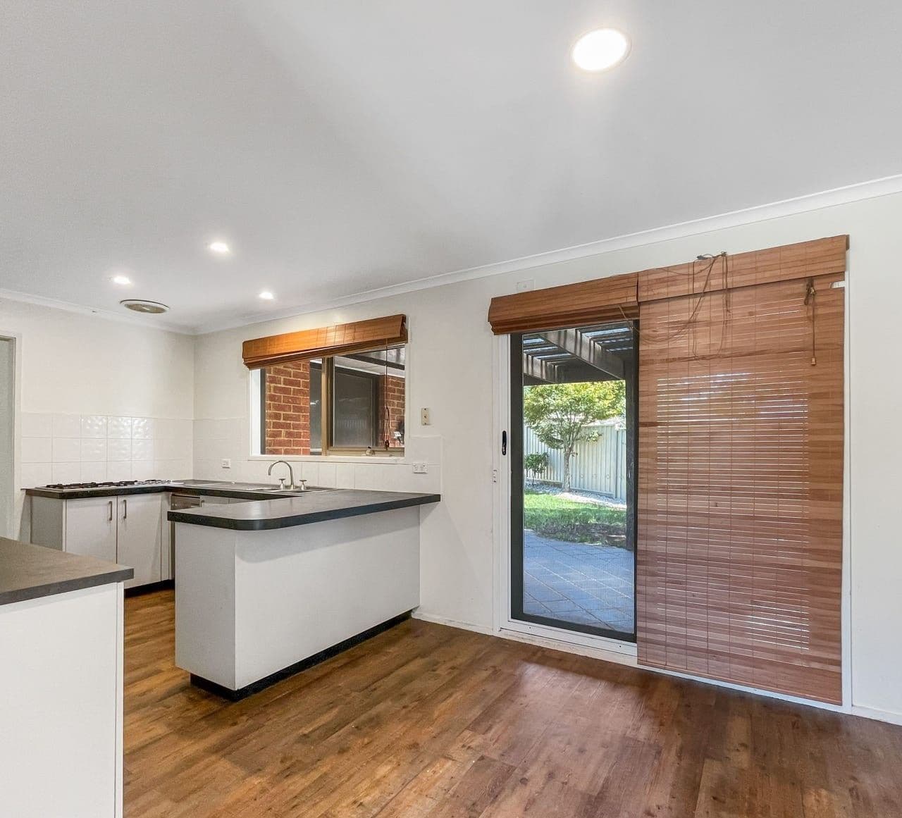 6 Bysouth Court, Pakenham VIC 3810, Pakenham - Thumbnail 4
