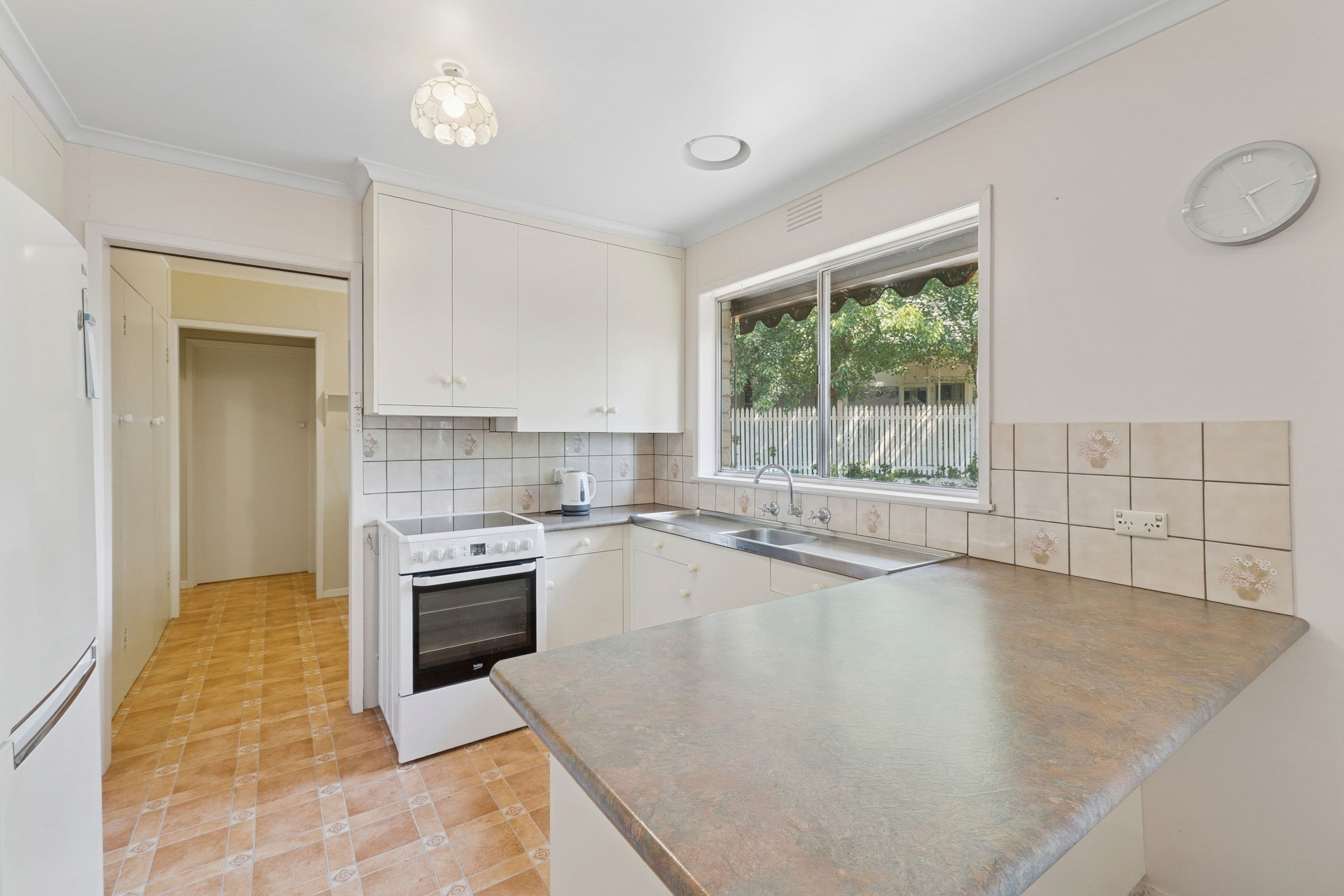 23 Dimora Avenue, Camperdown VIC 3260, Camperdown - Thumbnail 3