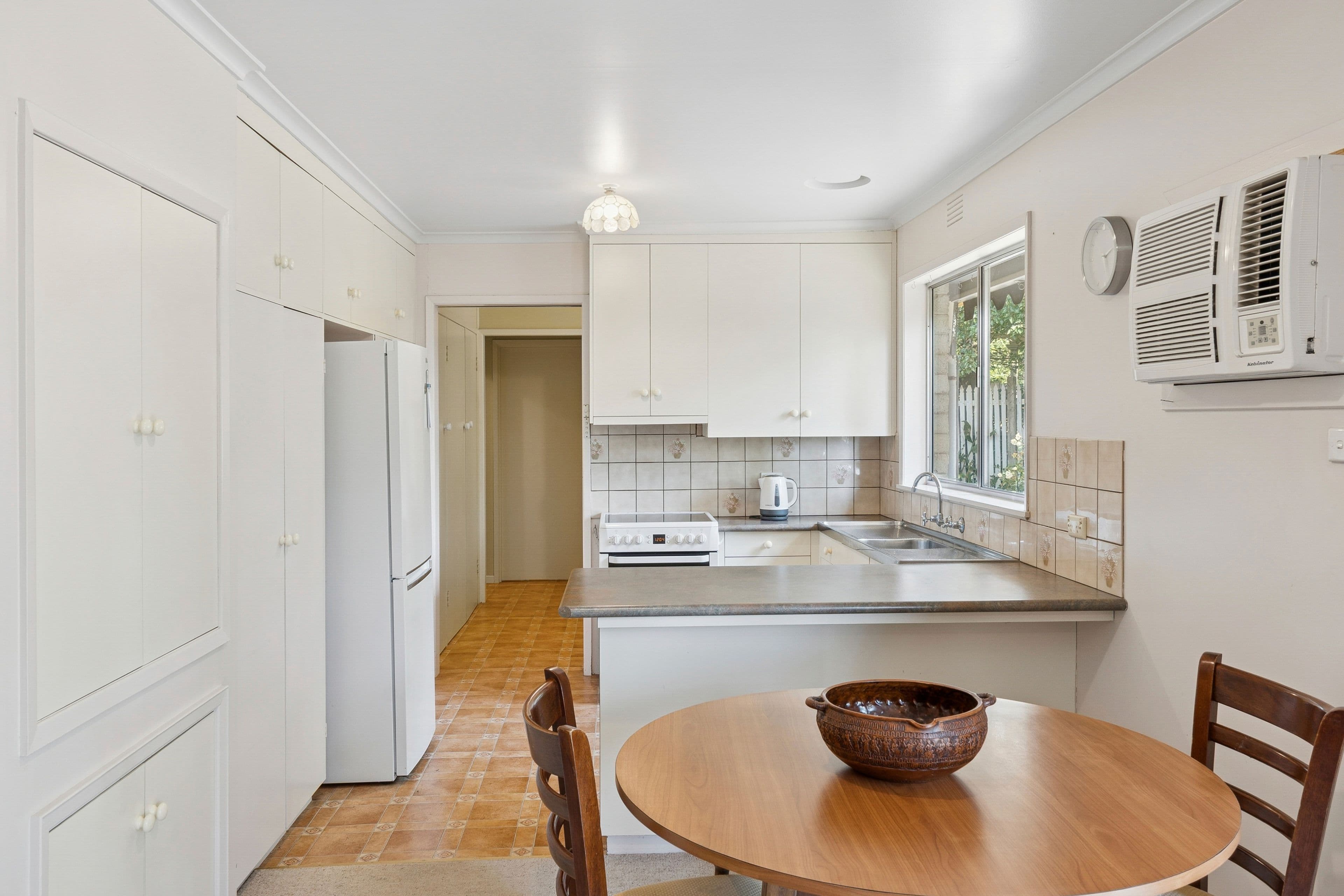 23 Dimora Avenue, Camperdown VIC 3260, Camperdown - Thumbnail 4