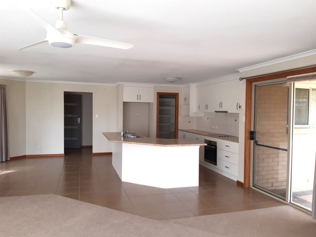 2 Bellinger Street, Millicent, SA, 5280, Millicent - Thumbnail 2