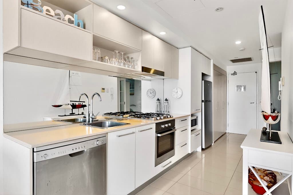 202/430 Marine Parade, Biggera Waters, QLD, 4216, Biggera Waters - Thumbnail 5