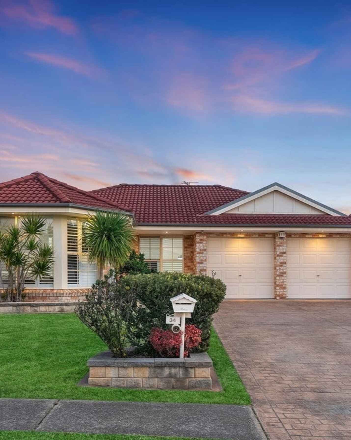 34 Flinders Crescent, Hinchinbrook - Image 1