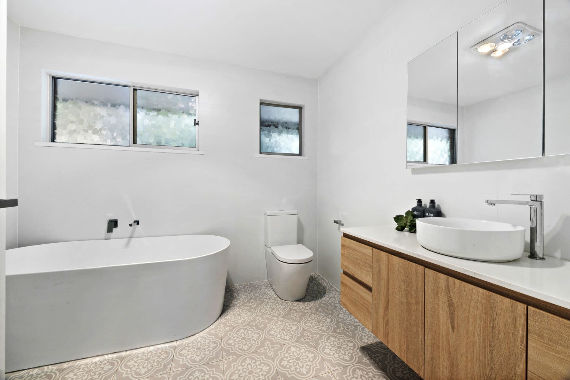 15 Parklands Avenue, Port Macquarie NSW, Port Macquarie - Thumbnail 7