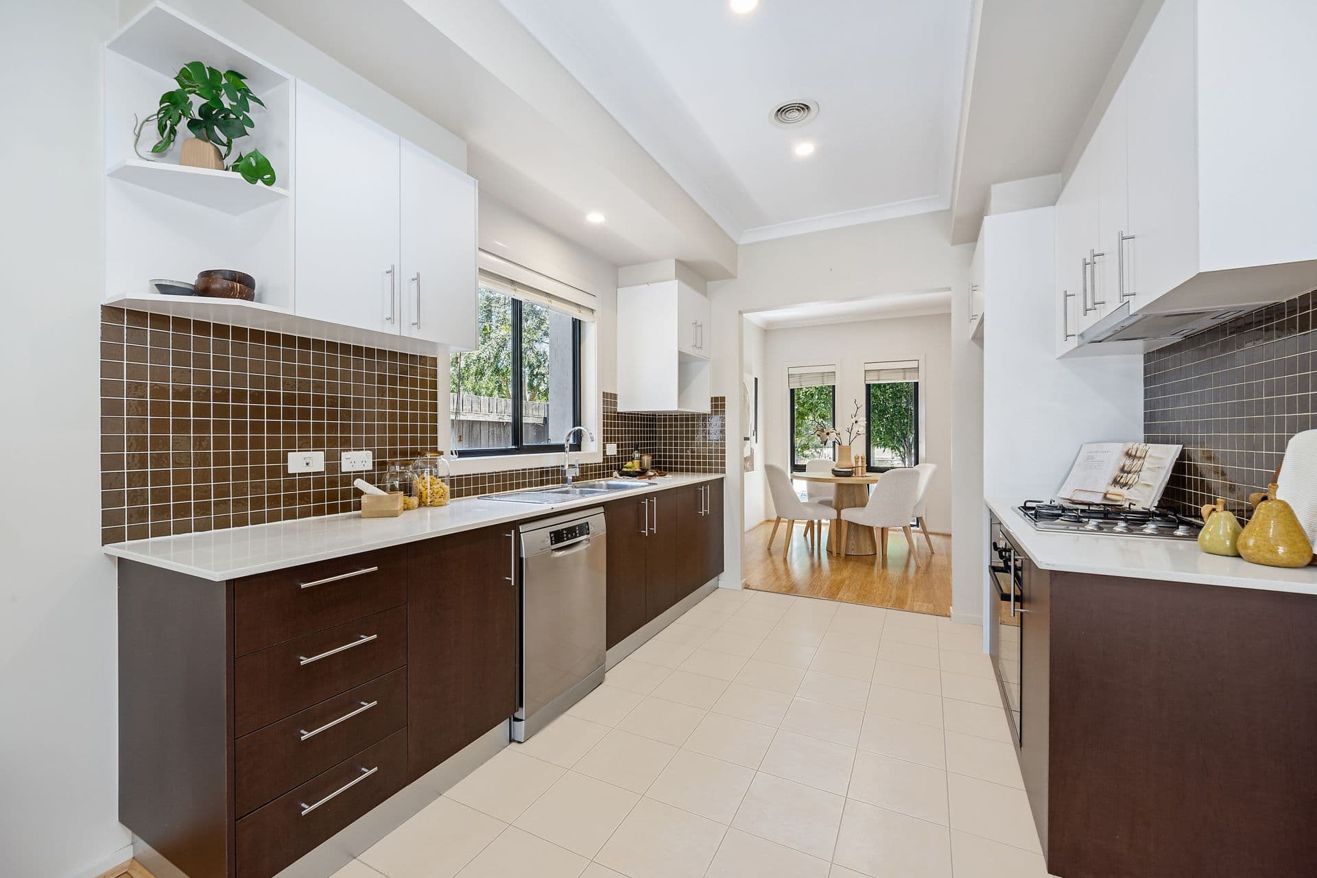 9 Katoomba Street, Harrison, Harrison - Thumbnail 3