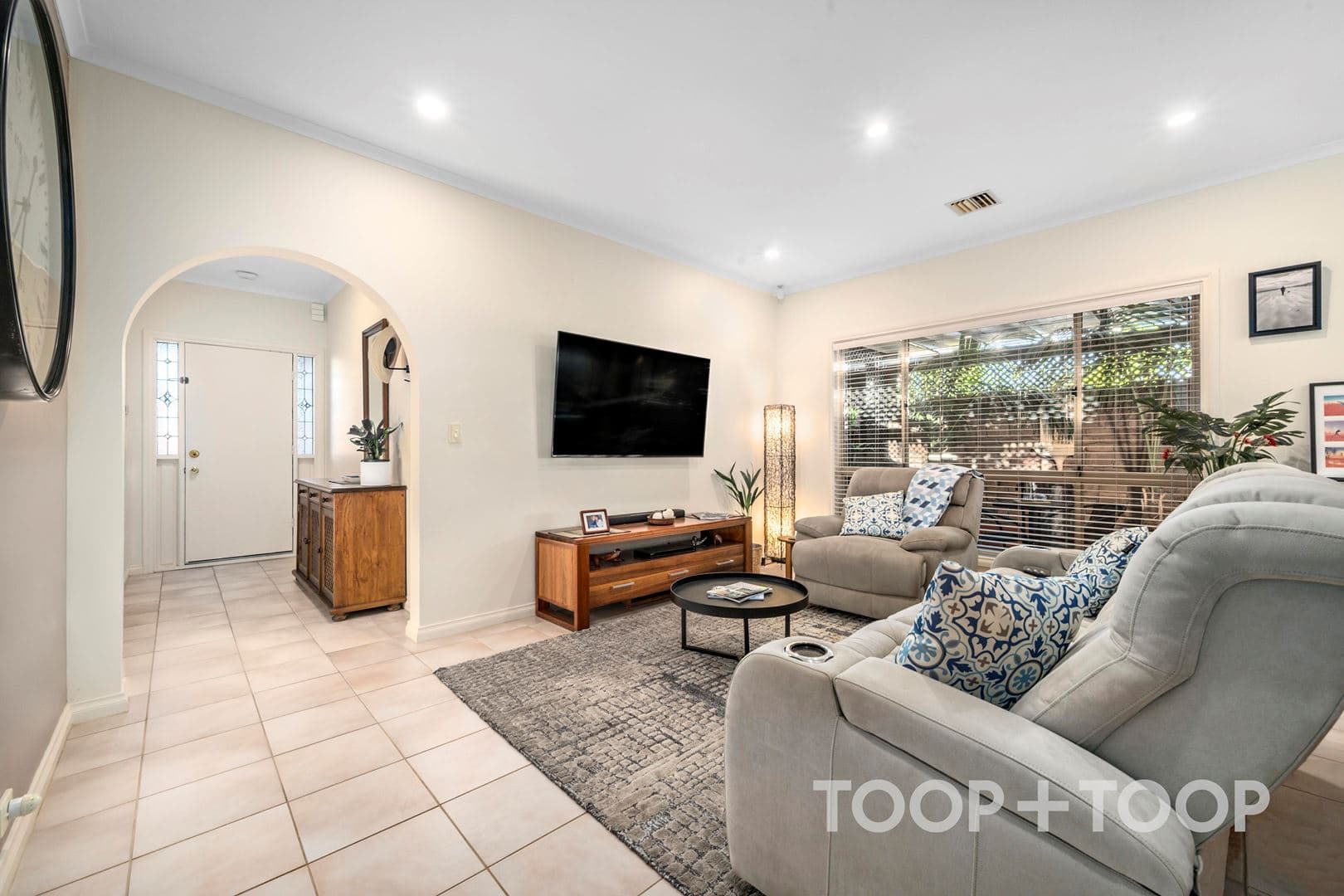 1 Lomandra Place, Flagstaff Hill SA 5159, Flagstaff Hill - Thumbnail 2