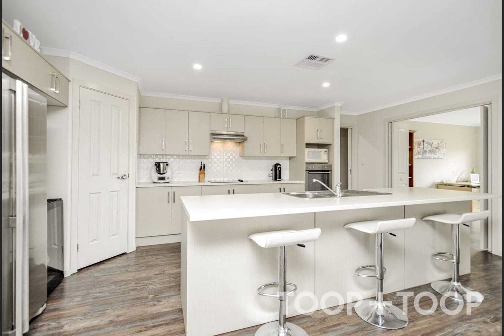 8 Galloway Court,Mount Barker SA 5251, Mount Barker - Thumbnail 2