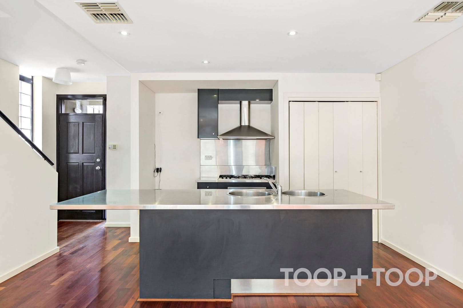 17 / 211 Gilles Street,Adelaide SA 5000, Adelaide - Thumbnail 3