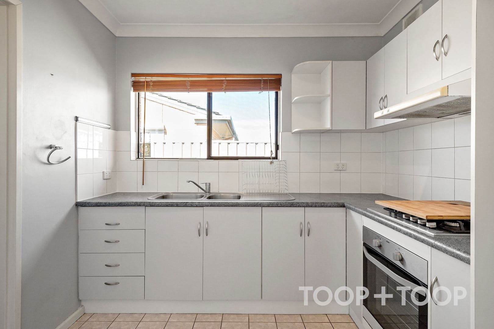 8 / 306 Henley Beach Road,Underdale SA 5032, Underdale - Thumbnail 2